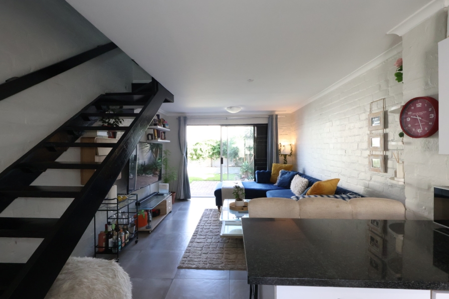 To Let 2 Bedroom Property for Rent in Table View Western Cape